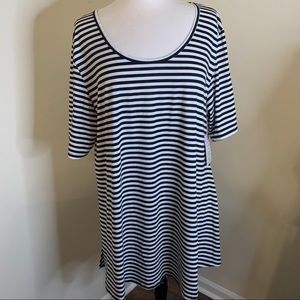 NWT 2XL Lularoe Perfect T